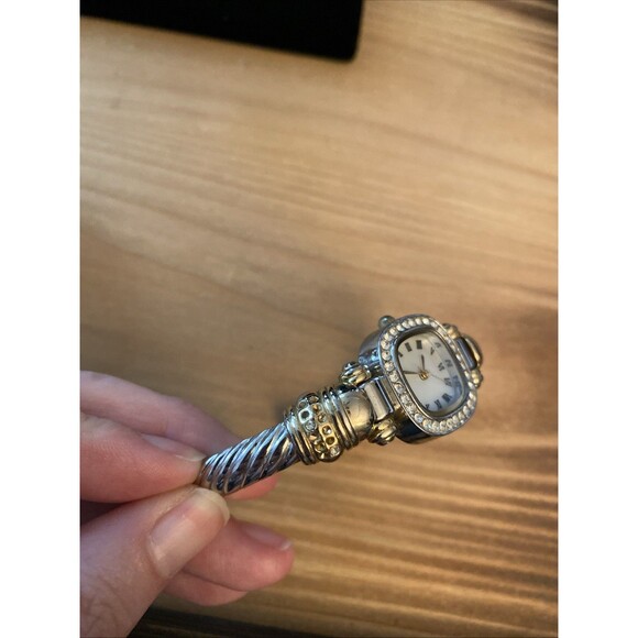 Women\'s Bangle Watch Lot 4 Total New Batteries main image 7